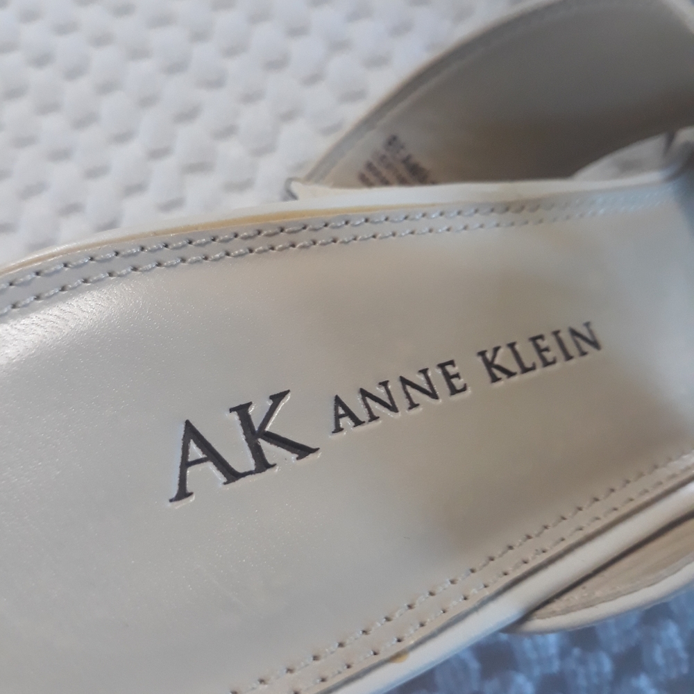 Anne Klein Sandals,Cream with 3" Stacked wood heel. - Picture 4 of 11